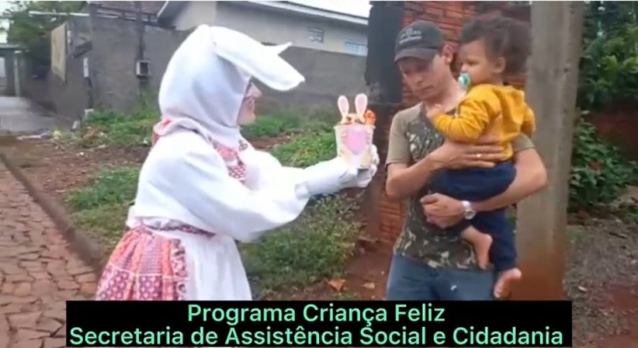 Crian�as Atendidas Pelo Programa Crian�a Feliz Recebem a Visita do Coelho Feliz