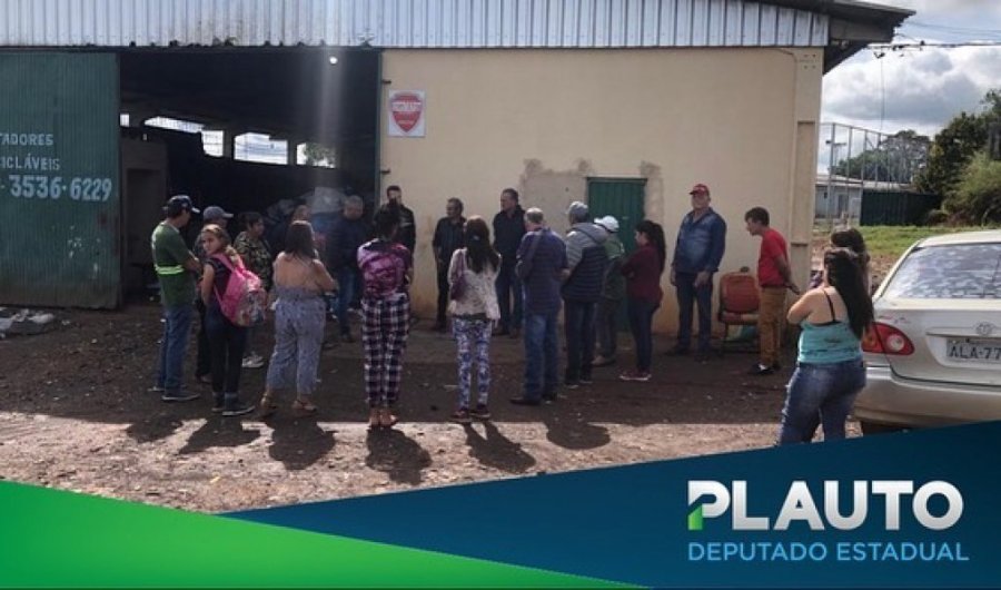 Cooperativa de Catadores de Materiais Recicl�veis de Dois Vizinhos Ganha Caminh�o para Auxiliar na Coleta de Recicl�veis