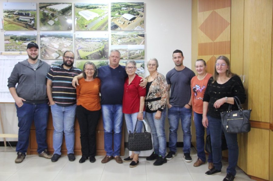 Integrantes do Clube de M�es do Santa Luzia Pedem Melhorias no Espa�o Que a Mais de 20 Anos N�o Recebe Aten��o da Rede P�blica.