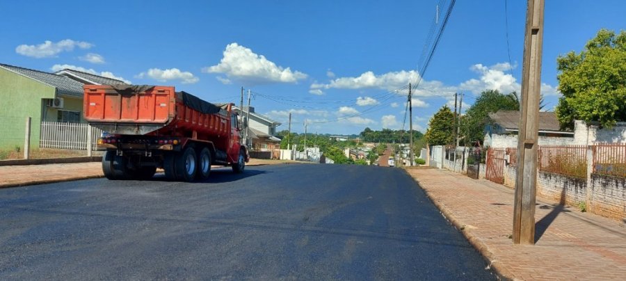 Novas Ruas Est�o Recebendo Recapamento Asf�ltico Em Dois Vizinhos