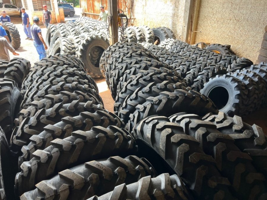 Prefeitura Investe na Compra de Pneus Novos para Frota de Ve�culos