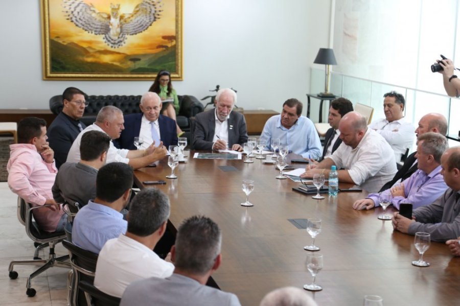 Prefeitos do Procaxias Buscam Recursos para Implanta��o do Aeroporto do Cruzeiro do Igua�u