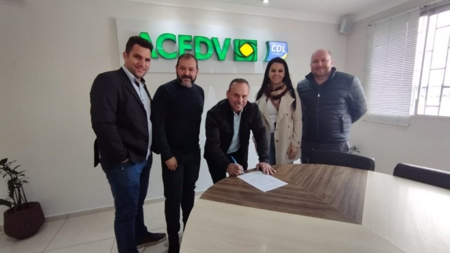Expovizinhos 2023: Grade de Shows para Maior Feira da Regi�o J� Est� Definida