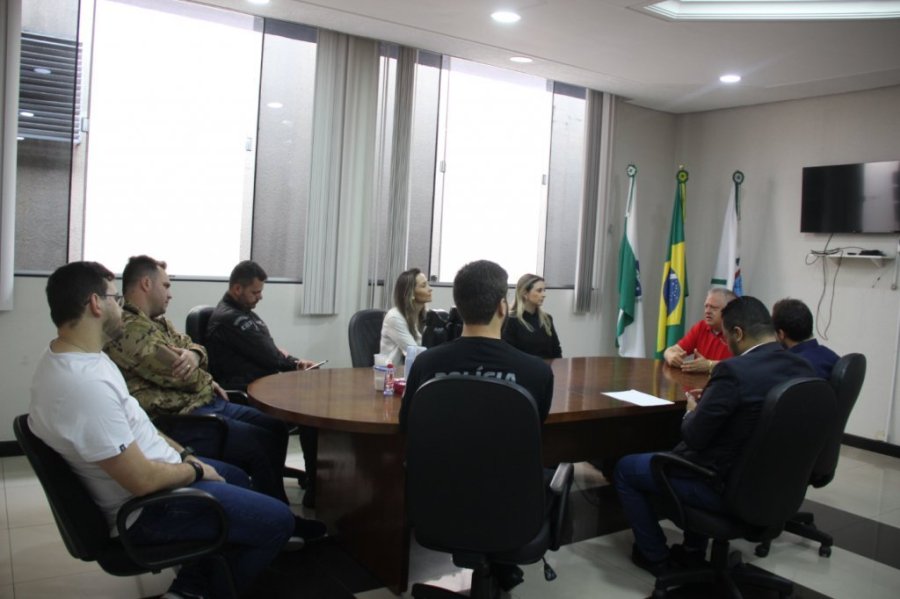 Denarc de Pato Branco Se Re�ne Com o Prefeito Carlinhos Turatto para Falar Sobre a Seguran�a P�blica de Dois Vizinhos