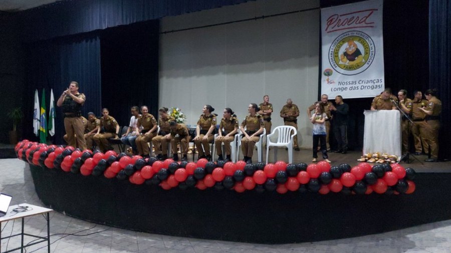 Mais de 300 Crian�as Se Formaram na Tarde Desta Quarta-feira no Proerd
