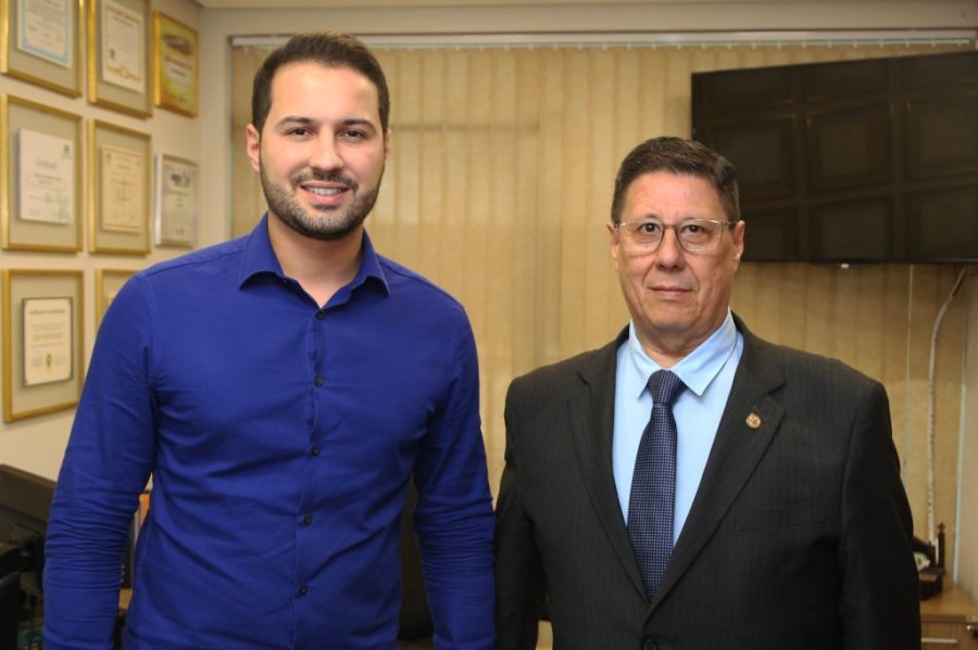 Esfor�os Conjuntos Garantem Melhorias Estruturais a Mais Um Col�gio Estadual