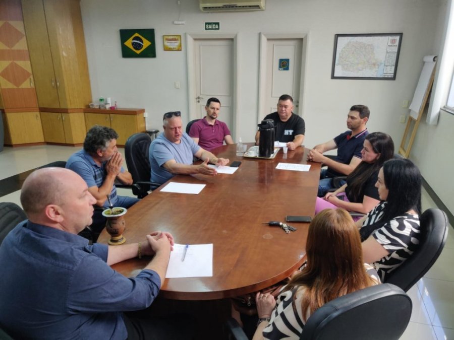 Prefeito Carlinhos Turatto Inicia Ano Priorizando Educa��o