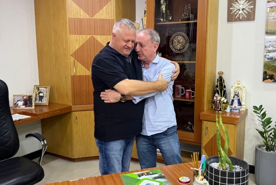 Carlinhos Turatto Reassume o Comando da Prefeitura de Dois Vizinhos Ap�s Breve Per�odo de F�rias