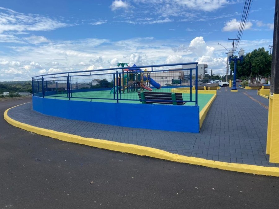 Secretaria de Obras Inicia Restaura��o de Parques e Pra�as