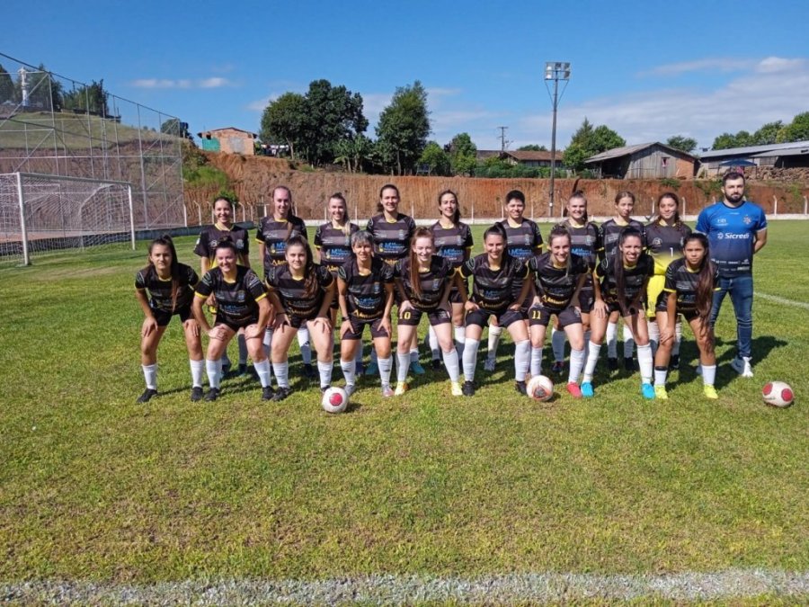 Vem A� Mais Um Emocionante Duelo no Futebol Feminino: Dois Vizinhos x Chopinzinho!