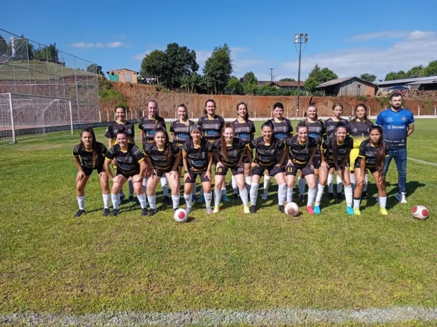 Vem A Mais Um Emocionante Duelo no Futebol Feminino: Dois Vizinhos x Chopinzinho!