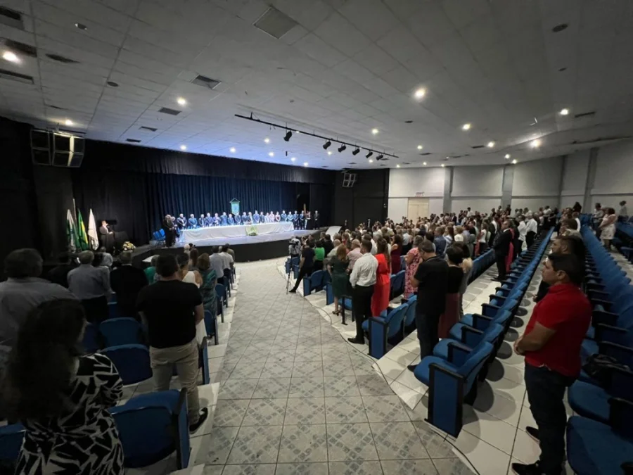 Noite de Homenagens e Entrega de Ttulos Honorrios