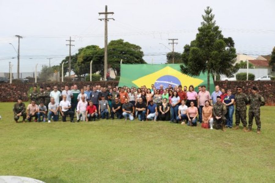 Secret�ria da Junta de Servi�o Militar de Dois Vizinhos Participa de Simp�sio Em Cascavel