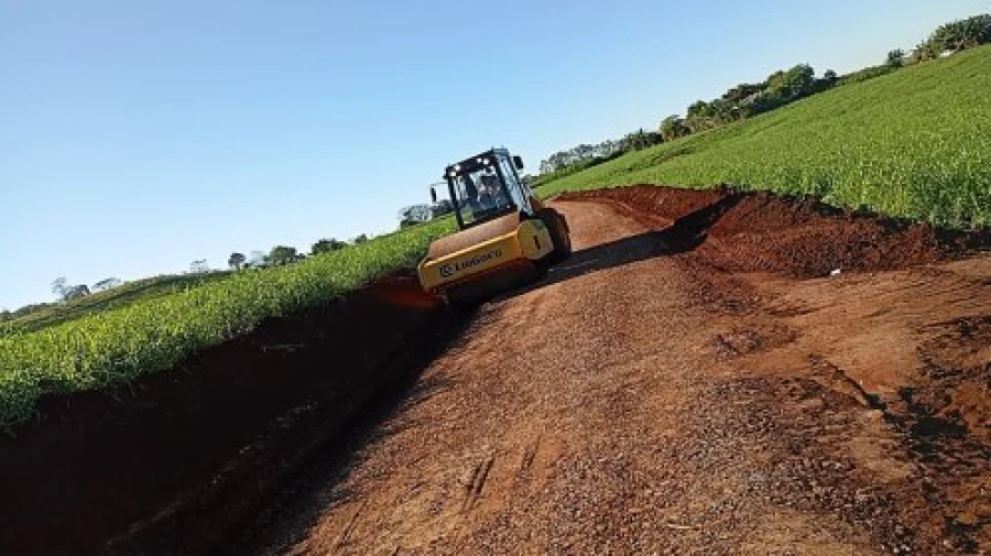 Secretaria de Viao e Obras Mantm Ritmo Intenso na Recuperao de Estradas Rurais