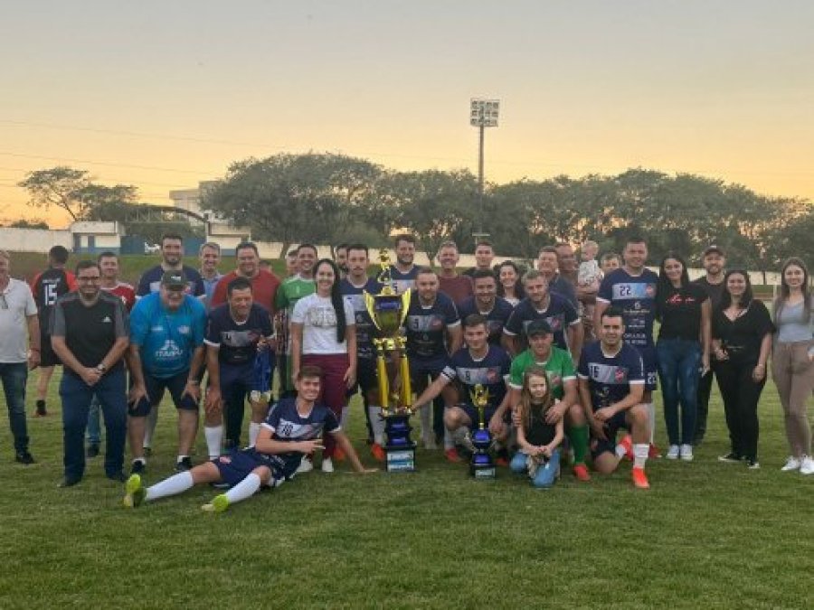 Bandeirantes Conquista o Campeonato de Futebol