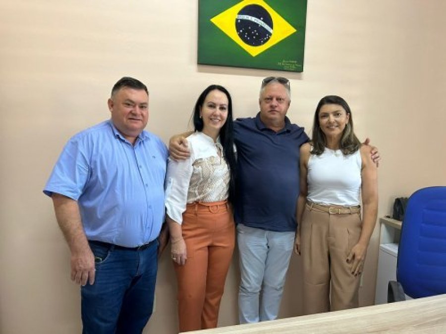 Prefeito Nomeia Nova Secret�ria para Pasta de Educa��o, Cultura e Esportes