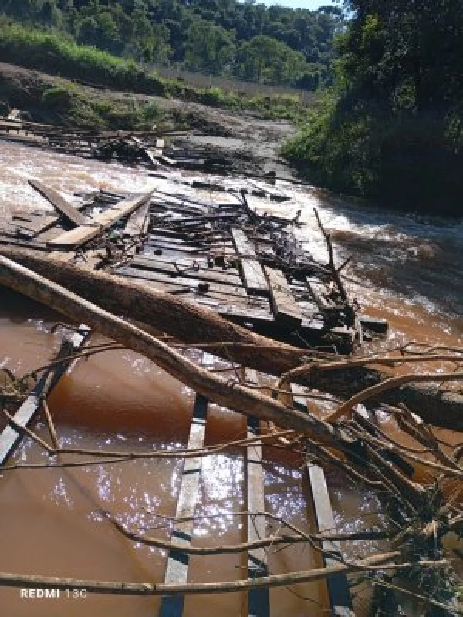 SECRETARIA DE VIAO, OBRAS E SERVIOS URBANOS NO DESCANSA NA RECUPERAO PS-CHUVA