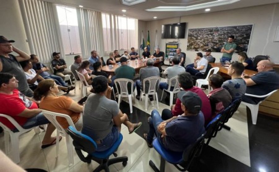 PREFEITURA RECEBE MORADORES DO BAIRRO SAGRADA FAM�LIA