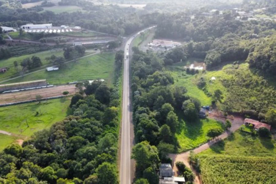 ESTADO ANUNCIA REESTRUTURAO DA PR-281 ENTRE DOIS VIZINHOS E FRANCISCO BELTRO