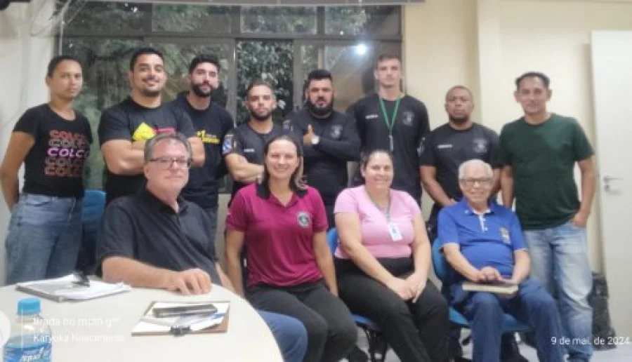 AGENTES DE TRNSITO RECEBEM TREINAMENTO NO DEPTRAN