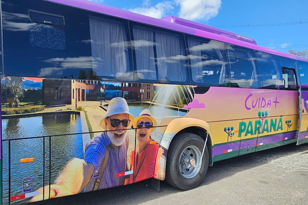 DOIS VIZINHOS É CONTEMPLADO COM ÔNIBUS DO PROGRAMA “CUIDA MAIS PARANÁ”