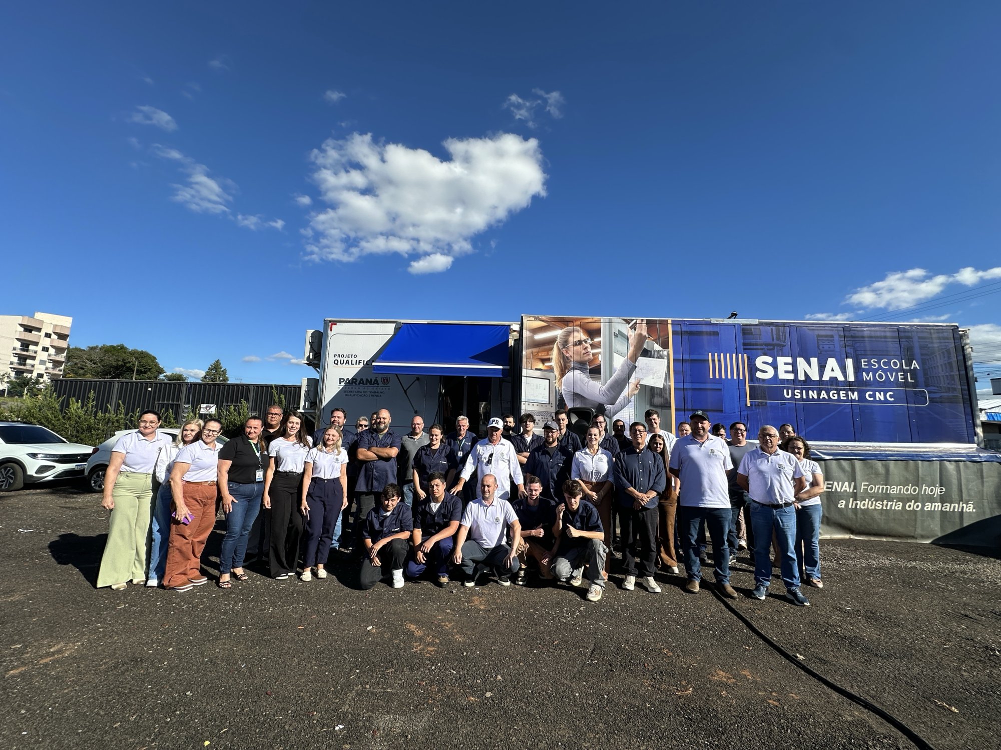 ESCOLA M�VEL DO SENAI INICIA CURSO DE USINAGEM EM DOIS VIZINHOS