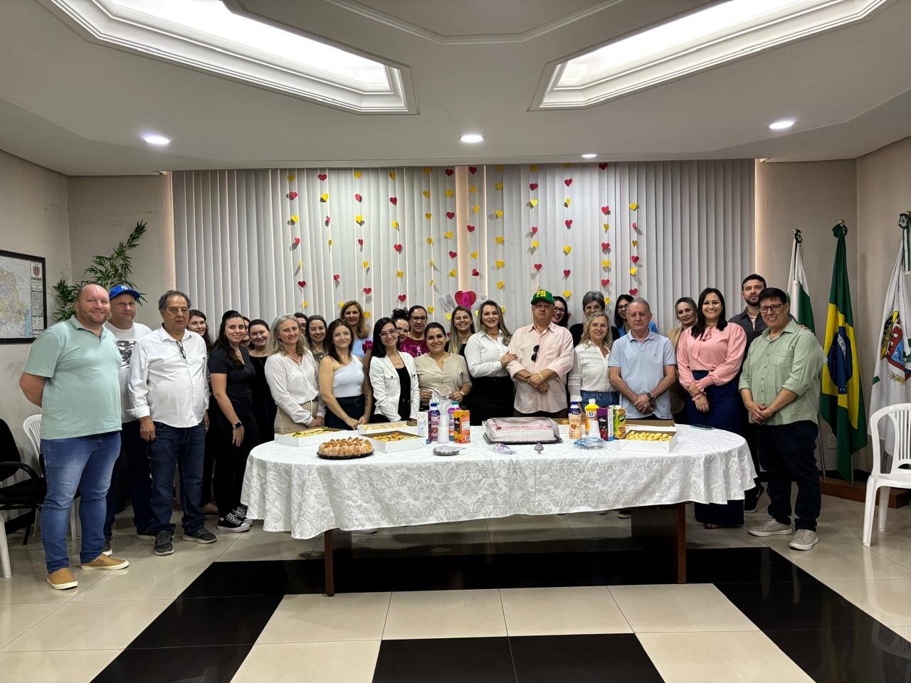 PREFEITURA HOMENAGEIA MÃES SERVIDORAS COM CAFÉ DA MANHÃ ESPECIAL