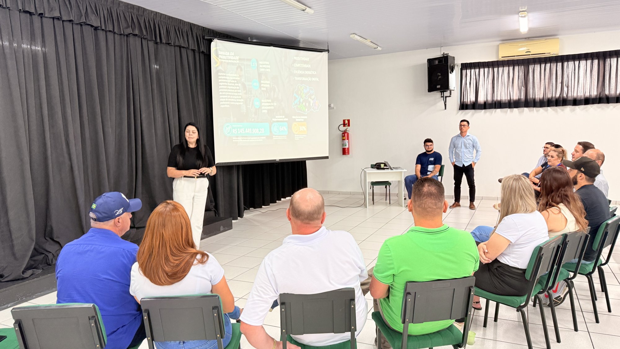 GOVERNO MUNICIPAL REFOR�A PARCERIA COM SESI/SENAI E AMPLIA OPORTUNIDADES DE QUALIFICA��O EM DOIS VIZINHOS