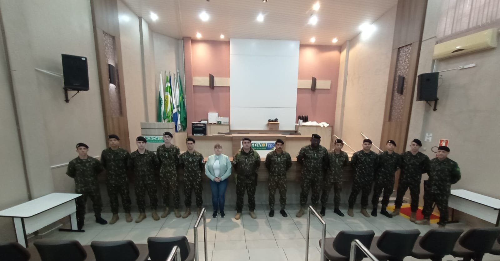 SELEÇÃO GERAL DO EXÉRCITO REÚNE MAIS DE 260 JOVENS EM DOIS VIZINHOS