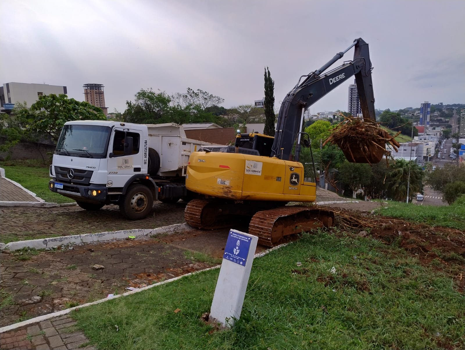 OBRAS DA CAPELA DE SANTIAGO INICIAM EM DOIS VIZINHOS