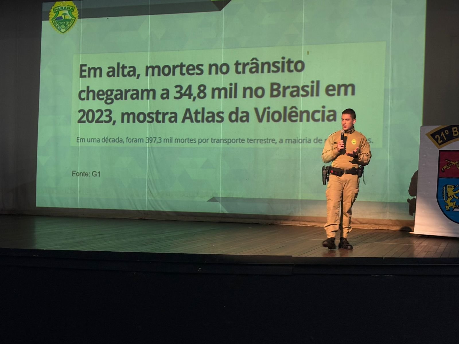 JOVENS LOTAM CENTRO CULTURAL EM EVENTO DO MAIO AMARELO