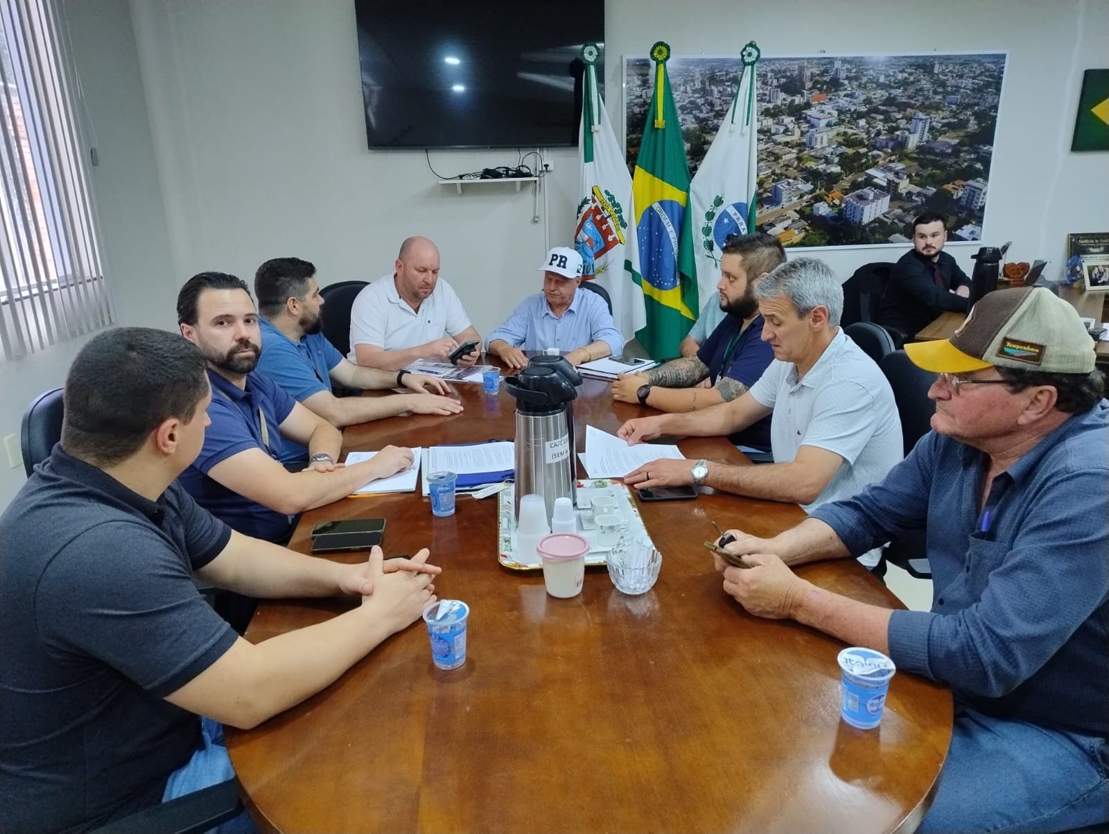 PREFEITURA RECEBE REPRESENTANTES DA COPEL PARA ALINHAMENTO DE DEMANDAS