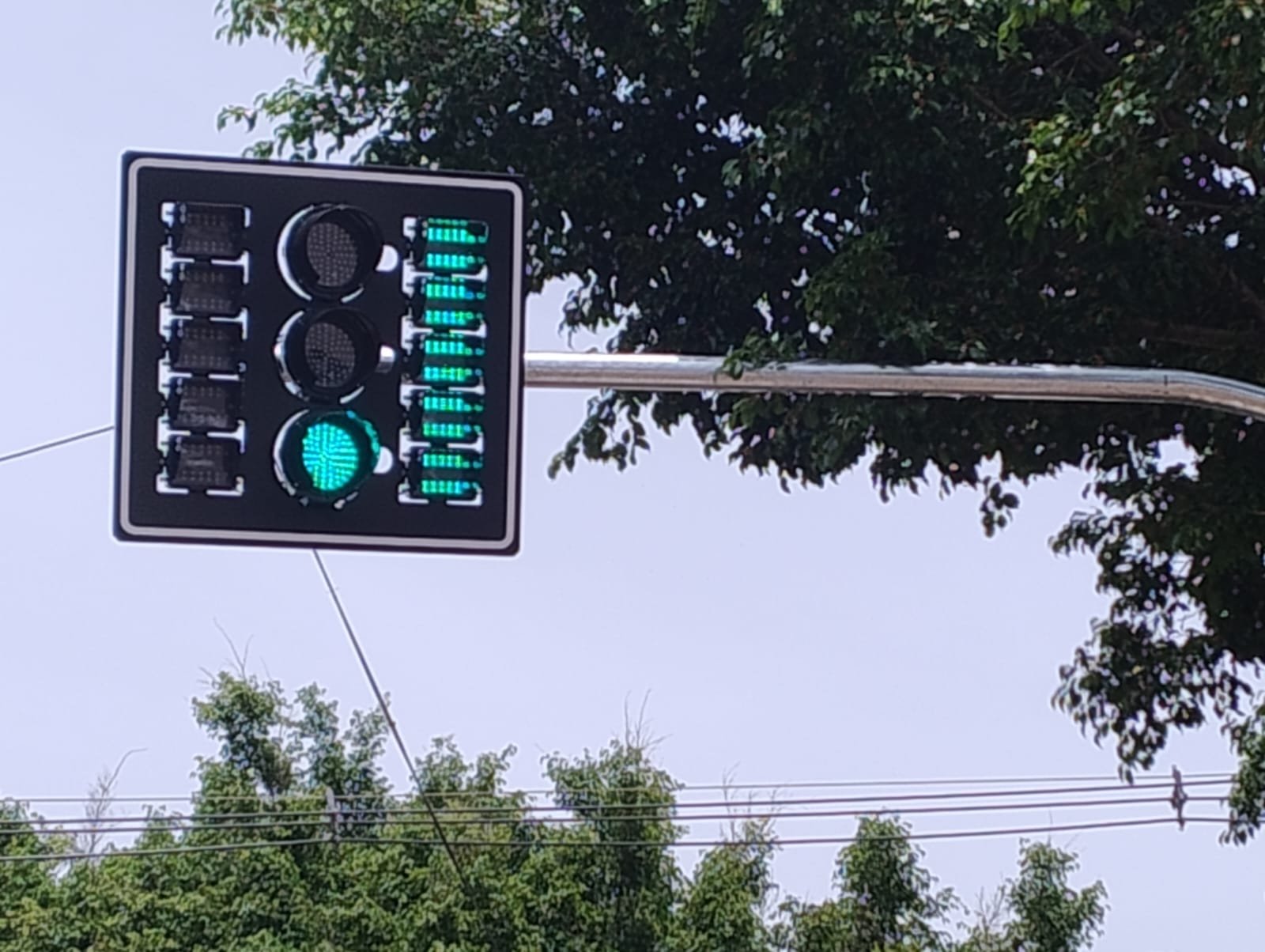 DOIS VIZINHOS MODERNIZA SISTEMA DE TRNSITO COM SEMFOROS INTELIGENTES E NOVA REDE DE MONITORAMENTO