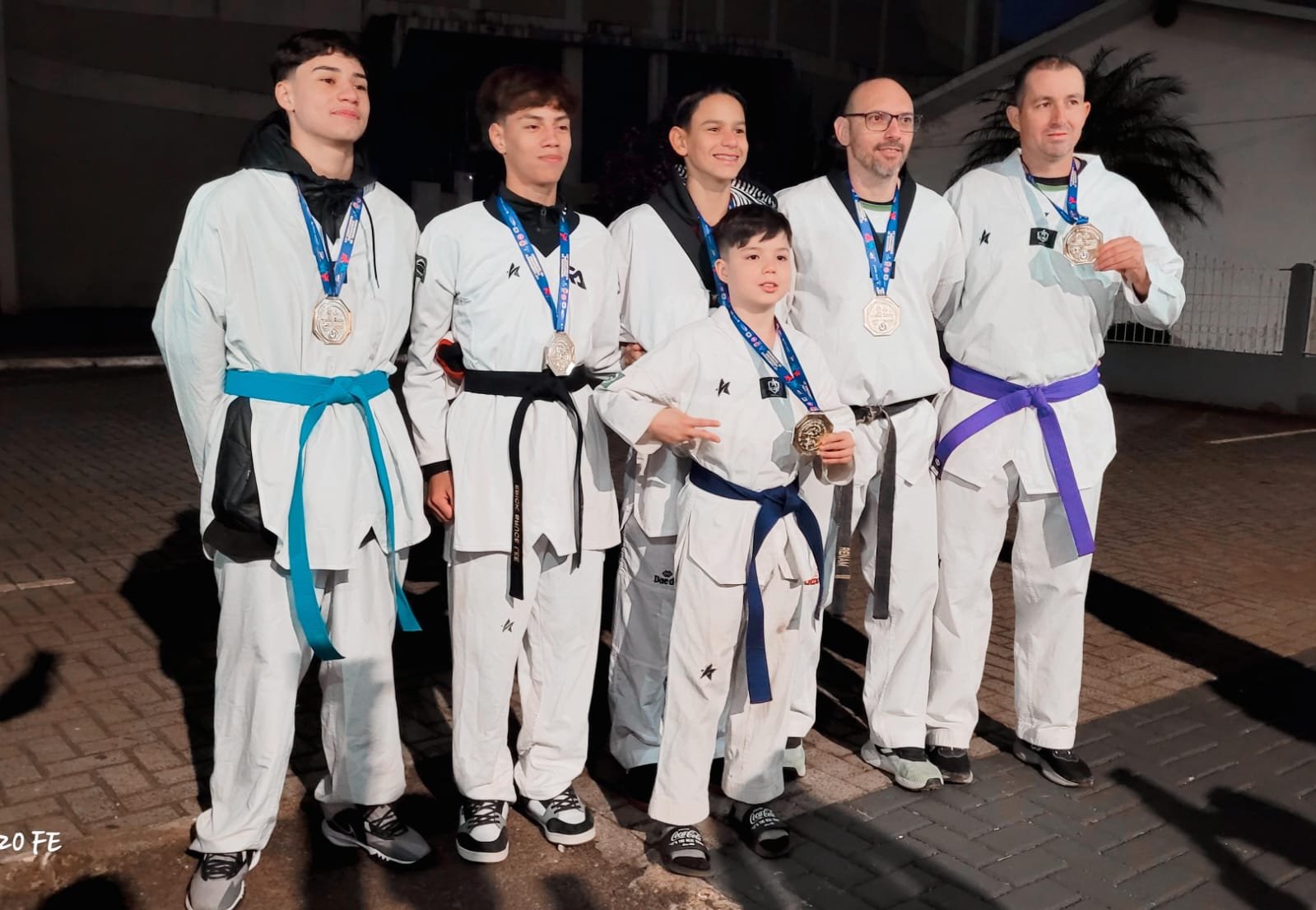 ATLETAS DE TAEKWONDO DE DOIS VIZINHOS BRILHAM NO CAMPEONATO PARANAENSE