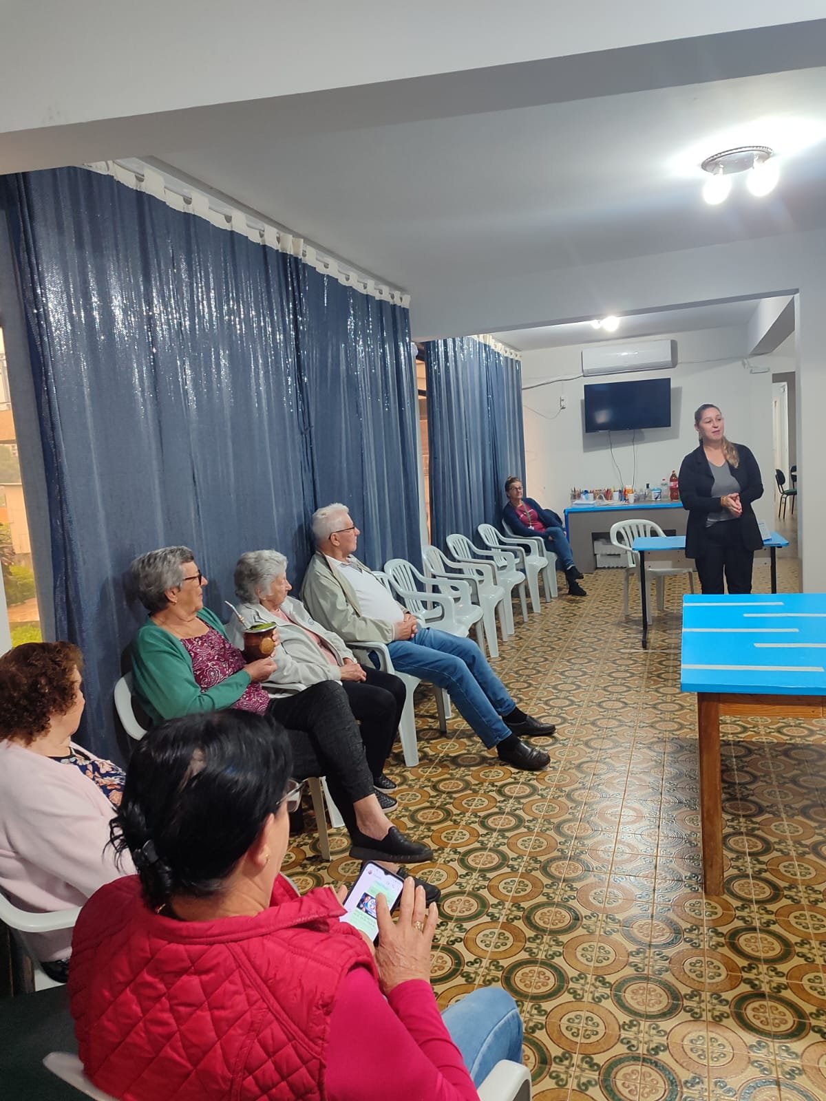 SECRETARIAS SE UNEM PARA LEVAR ALFABETIZAÇÃO E CIDADANIA AOS IDOSOS