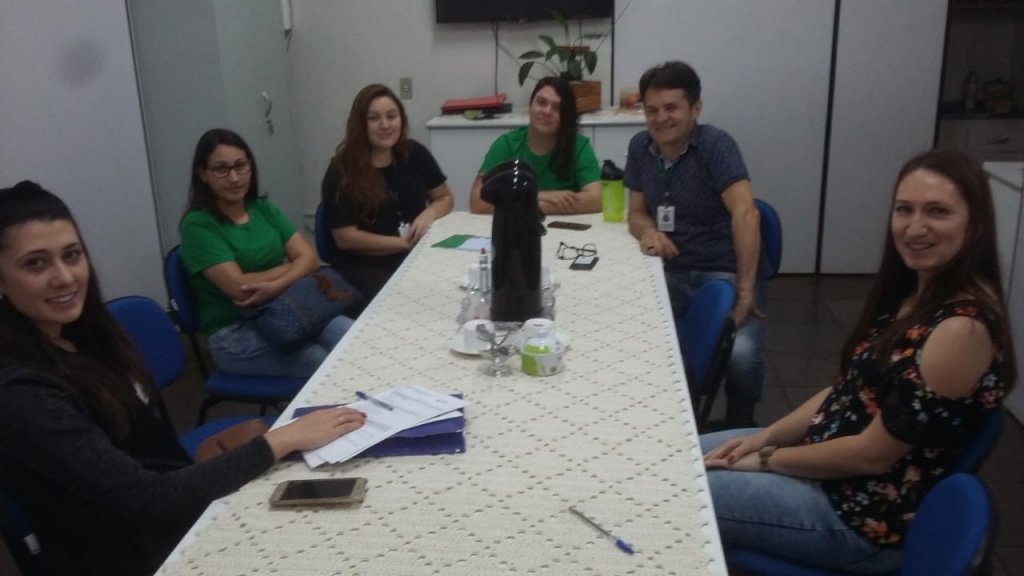 Reunio Tcnica Programa Criana Feliz Com Equipe de Dois Vizinhos.