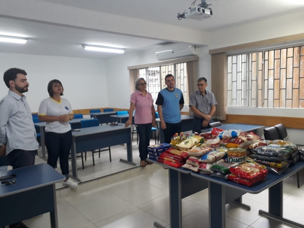 Entidades Recebem Alimentos Arrecadados na Corrida Kids da Expovizinhos 2019.