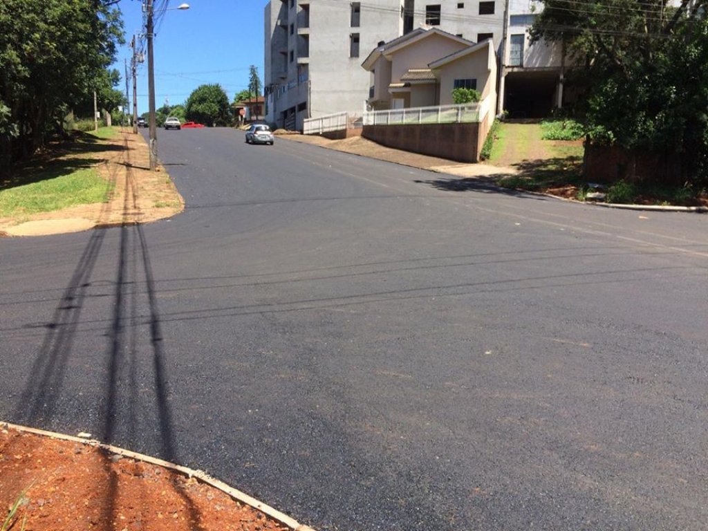 Mais Duas Ruas Pavimentadas Com Asfalto no Centro Norte