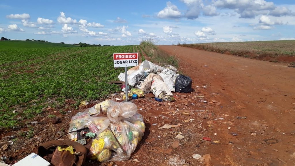 Aumenta o Descarte de Lixo de Forma Irregular Em Dois Vizinhos