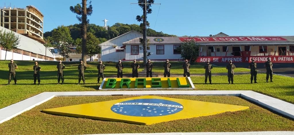 19 Jovens Duovizinhenses Foram Incorporados as Fileiras do Exrcito Brasileiro