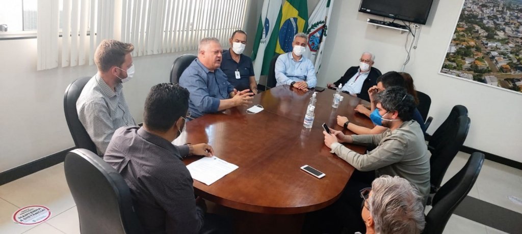 Prefeito Carlinhos Turatto Quer a Pavimentao de Passeios Em Imveis na Cidade