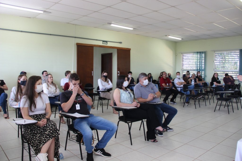 Secretarias Municipais de Dois Vizinhos Participam de Treinamento