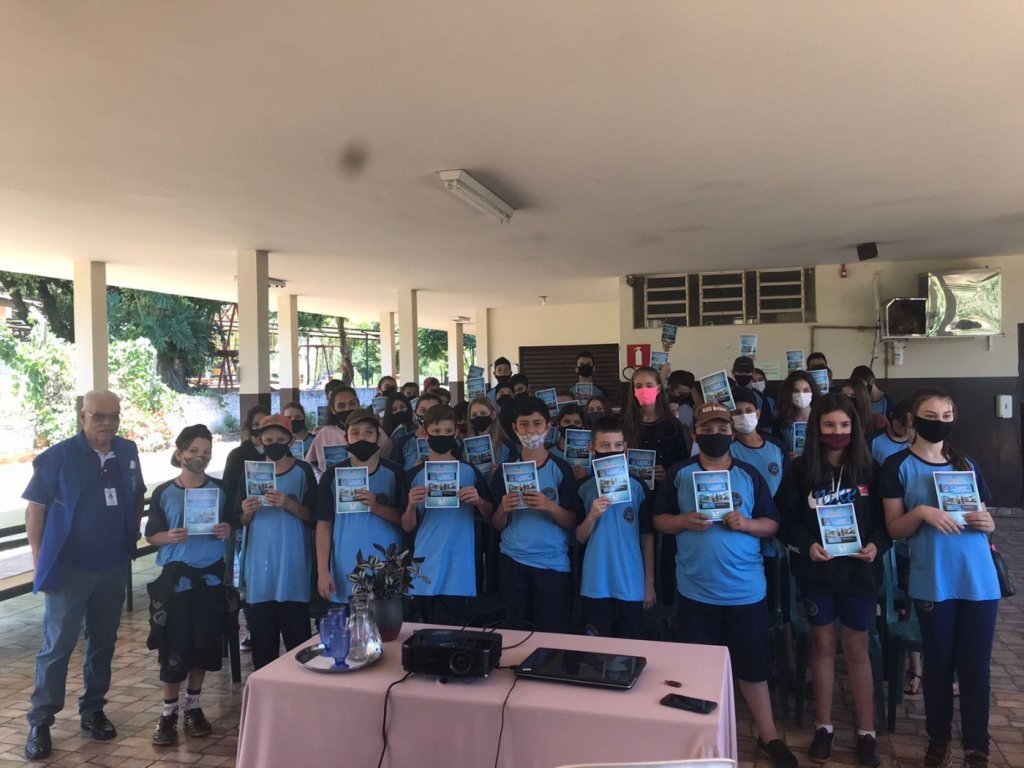 Preveno Ao Uso de Drogas  Tema de Palestra na Escola do Campo de Linha Conrado