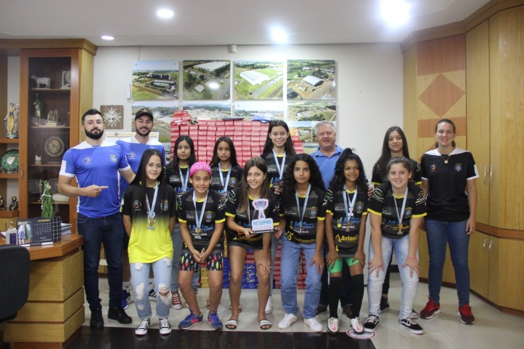 Dois Vizinhos  Destaque no Futsal Feminino  Sub-14 Em Francisco Beltro