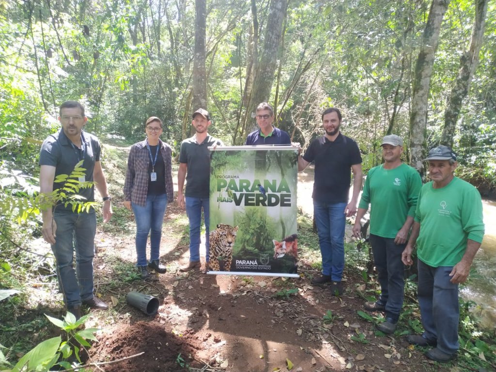 Soltura de Alevinos Em Rios e Plantaes de rvores Nativas  Feita Em Dois Vizinhos