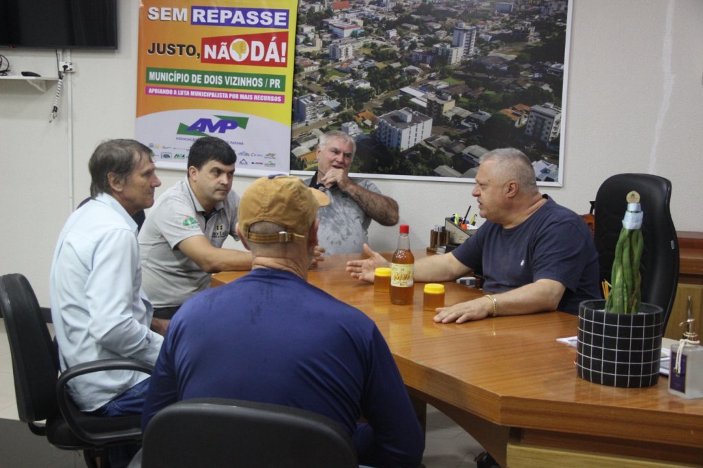 Apicultores de Dois Vizinhos Agradecem e Convidam o Prefeito para Inaugurao da Casa do Apicultor