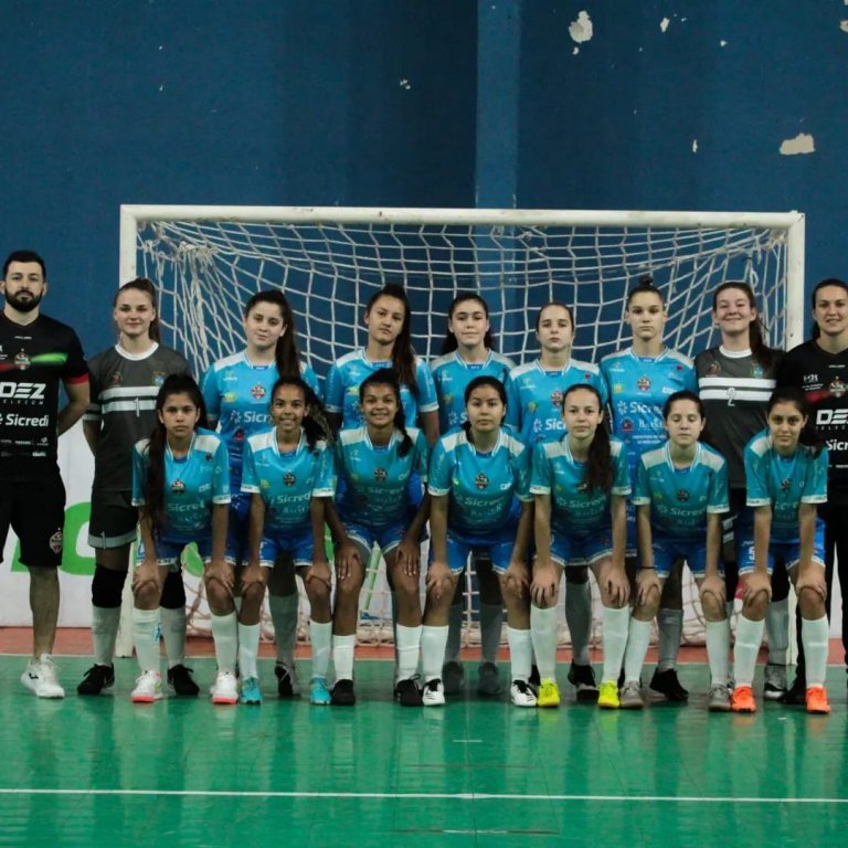 Equipe Sub-15 de Futsal Feminino de Dois Vizinhos na Final do Campeonato Paranaense