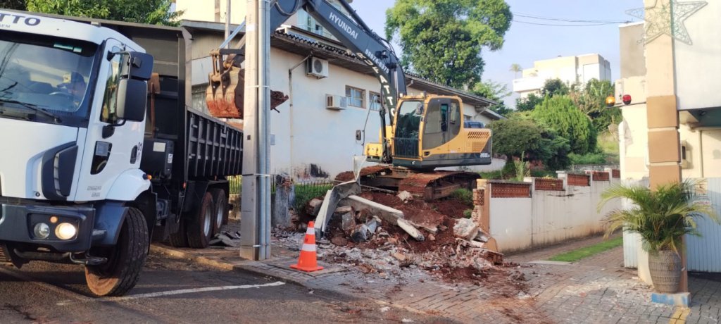 Comeam Obras de Construo da Uti do Hospital Pr-vida